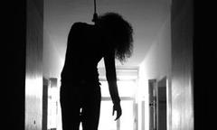 Nữ giảng viên trường đại học treo cổ tại nhà riêng